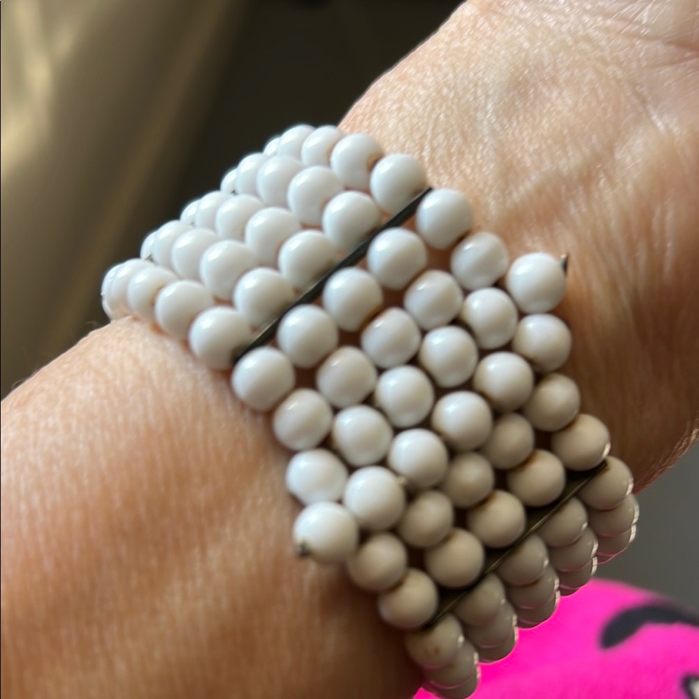 Mariam Haskell (?) white glass and studded unsigned bracelet and brooch - Picture 11 of 16